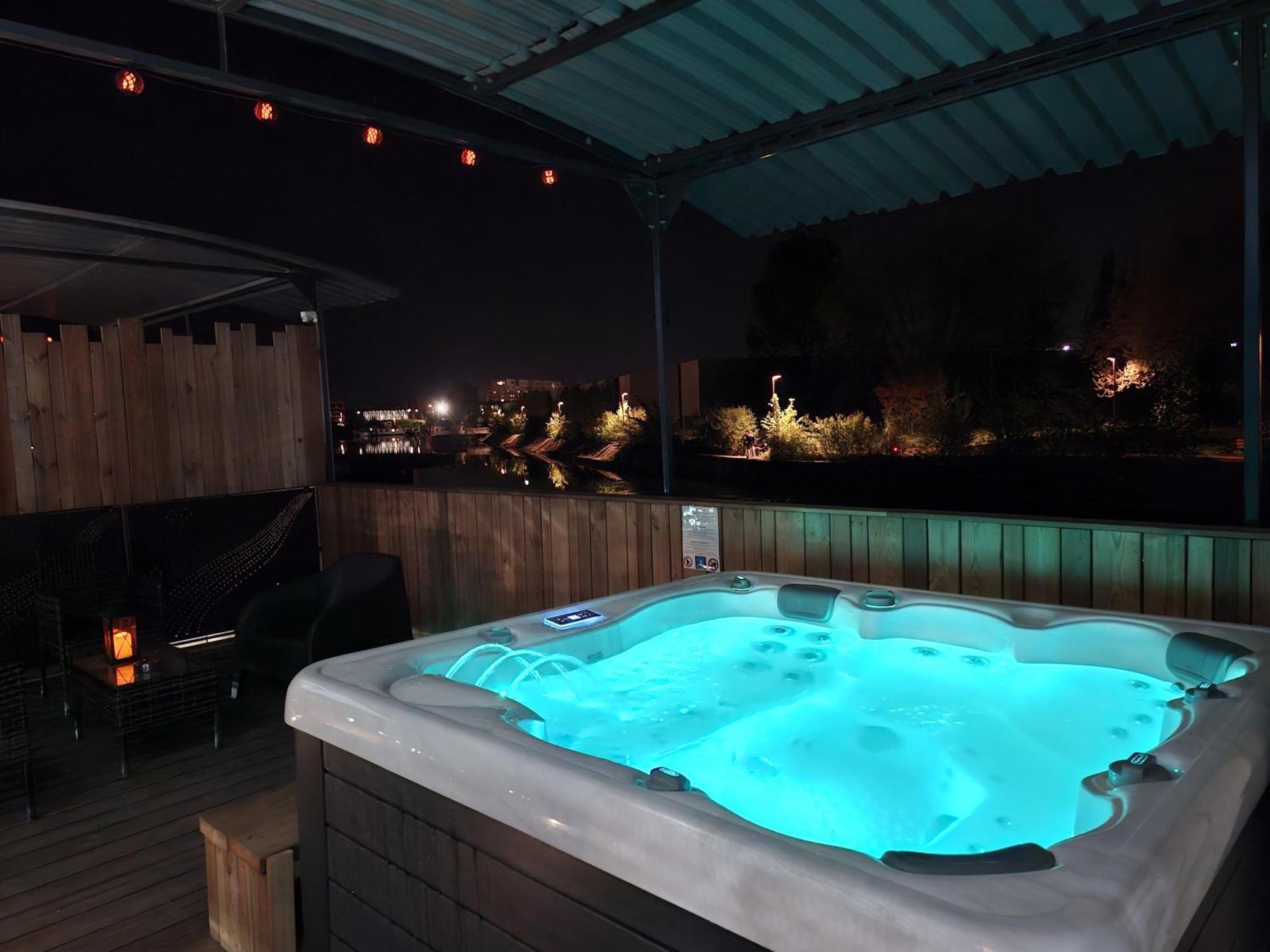 La Peniche De Fabrice Avec Jacuzzi Privatif * Straatsburg